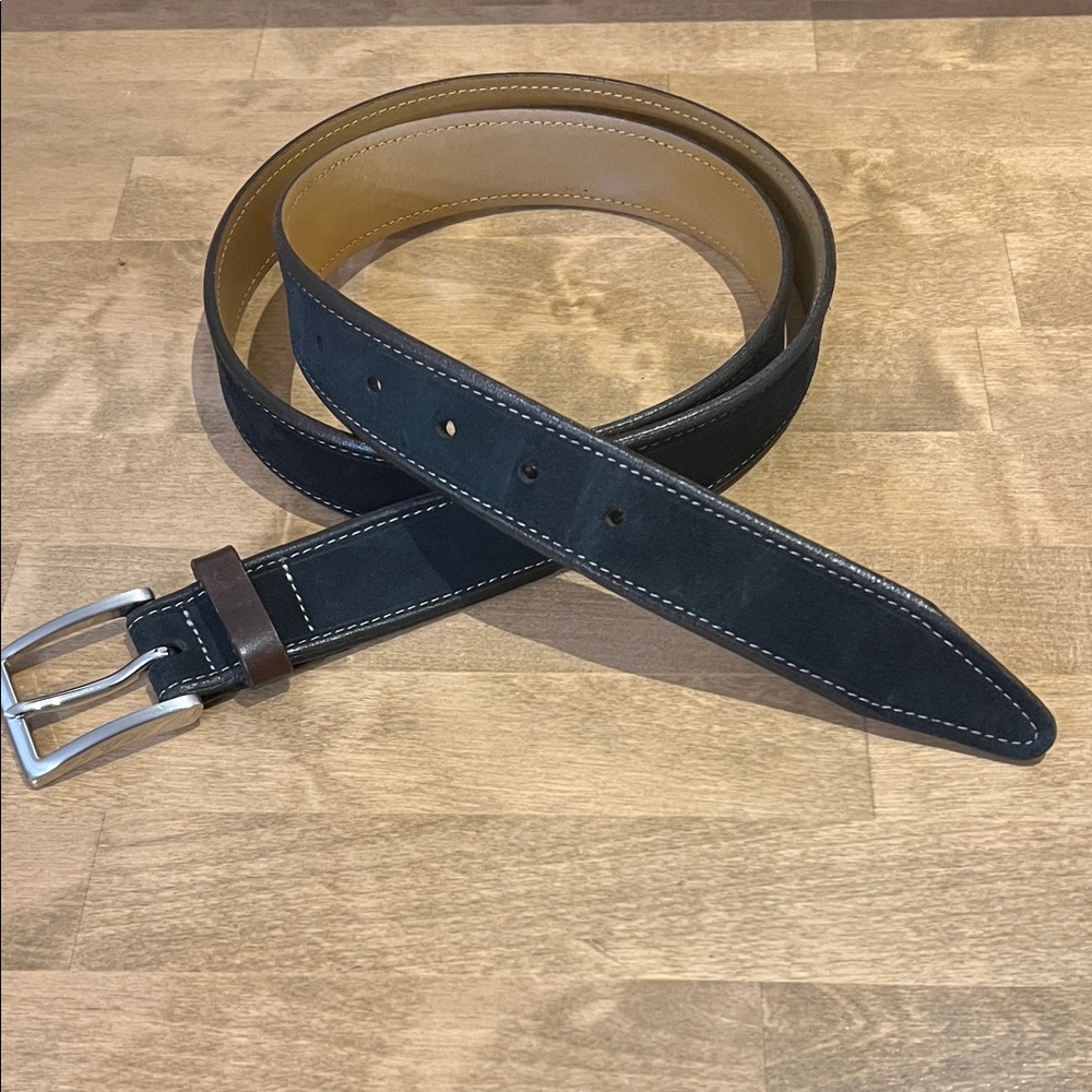 Johnston & Murphy Tan Leather/Navy Suede Overlay w/Brushed   Silver Buckle 44”